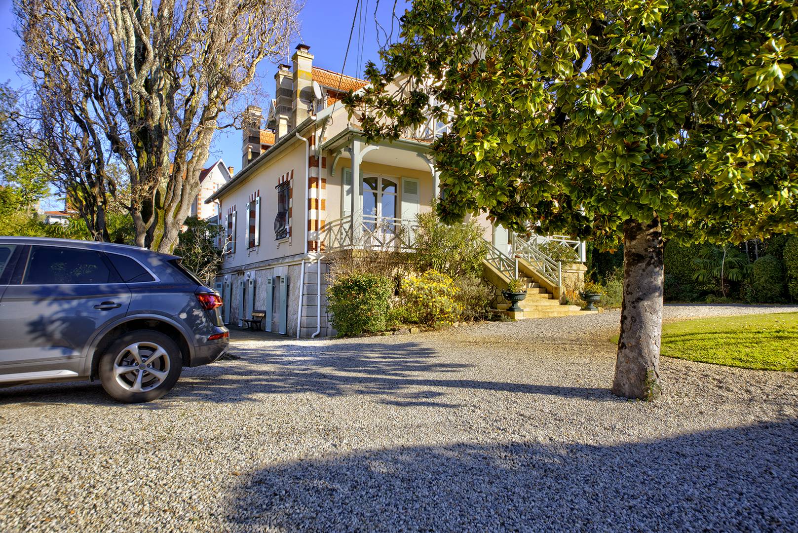 Villa "Tanit"  (  )